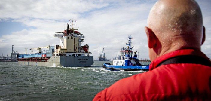 First Chinese cargo ship to complete Northern Sea Route