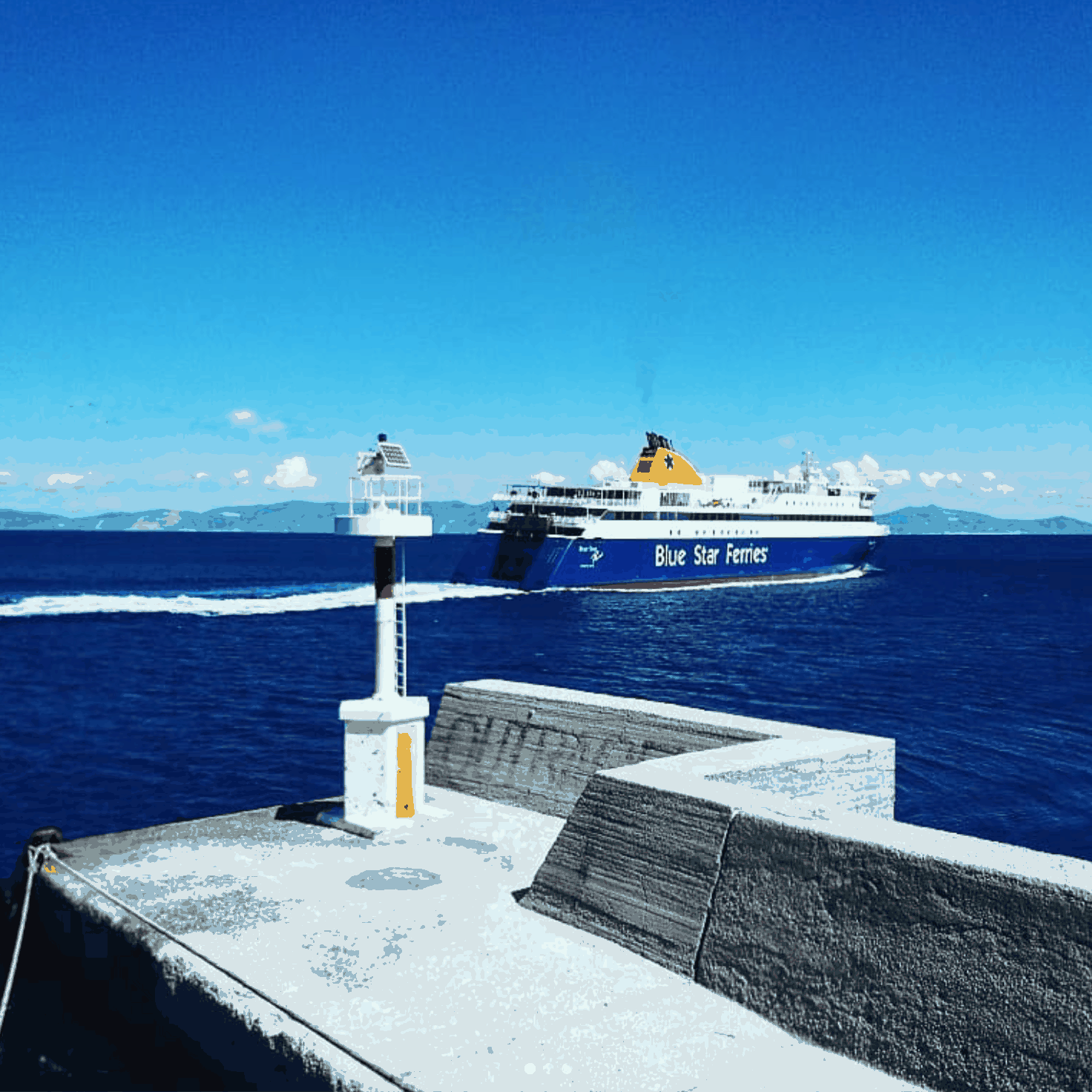 4. Syros port entrance. Credits to George Kapellas