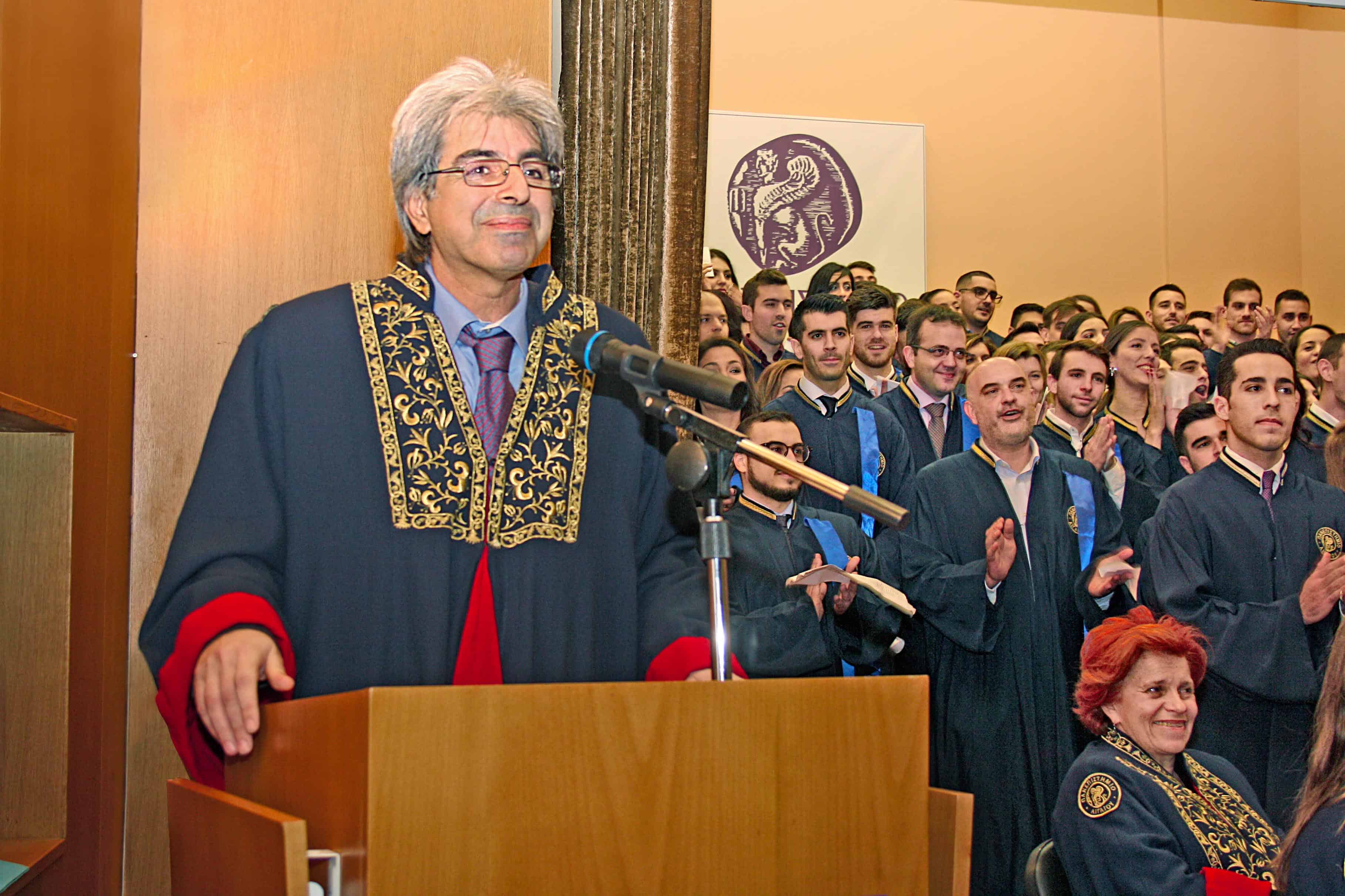 O καθηγητής και πρόεδρος του Τμήματος Ναυτιλίας και Επιχειρηματικών Υπηρεσιών, Σεραφείμ Κάπρος