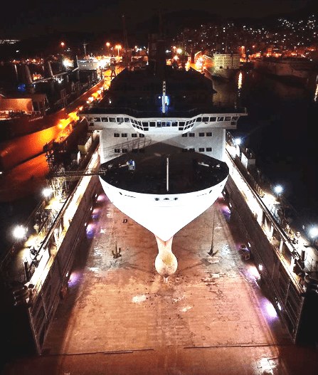 4. Sleeping beauty in a shipyard. Credits toStelios Anagnostopoulos