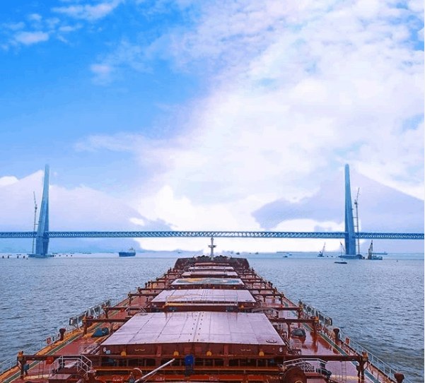 5. Approaching the bridge. Credits to Lefteris Nikolaidis