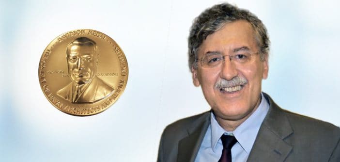 ProfSpyrou_Davidson_medal_announcement_Greek-1