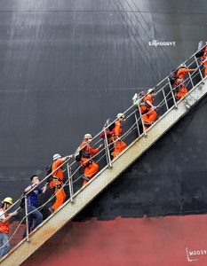 Τα κινεζικά λιμάνια, κόμβος αλλαγών πληρωμάτων
