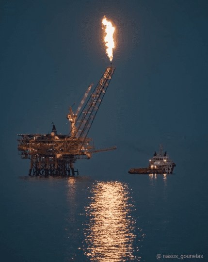 3. Gimme fuel, gimme oil Credits to Nasos Gounelas