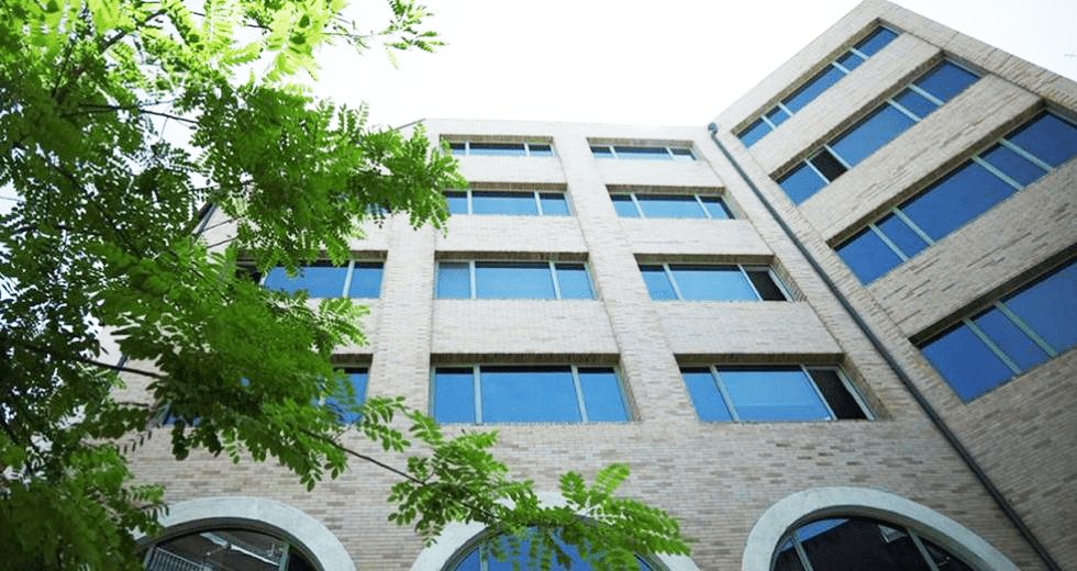 Alba Graduate Business School