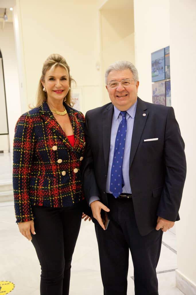 H Πρέσβης και Γενική Πρόξενος Παναμά στην Ελλάδα κα Julie Lymberopulos με τον Γενικό Γραμματέα Απόδημου Ελληνισμού και Δημόσιας Διπλωματίας του υπουργείου Εξωτερικών κ. Γιάννη Χρυσουλάκη