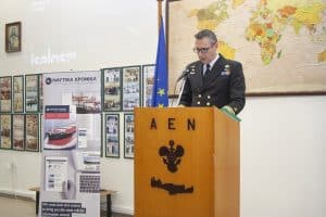 O Πλοίαρχος Λ.Σ. Χρήστος Κουβάτσος, ∆ιοικητής της ΑΕΝ Κρήτης
