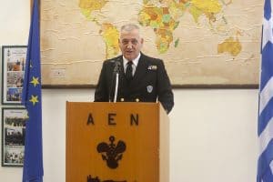 ο Αρχιπλοίαρχος Λ.Σ. Ελευθέριος Πετρόπουλος, Διευθυντής ΔΕΚΝ, ΥΝΑΝΠ