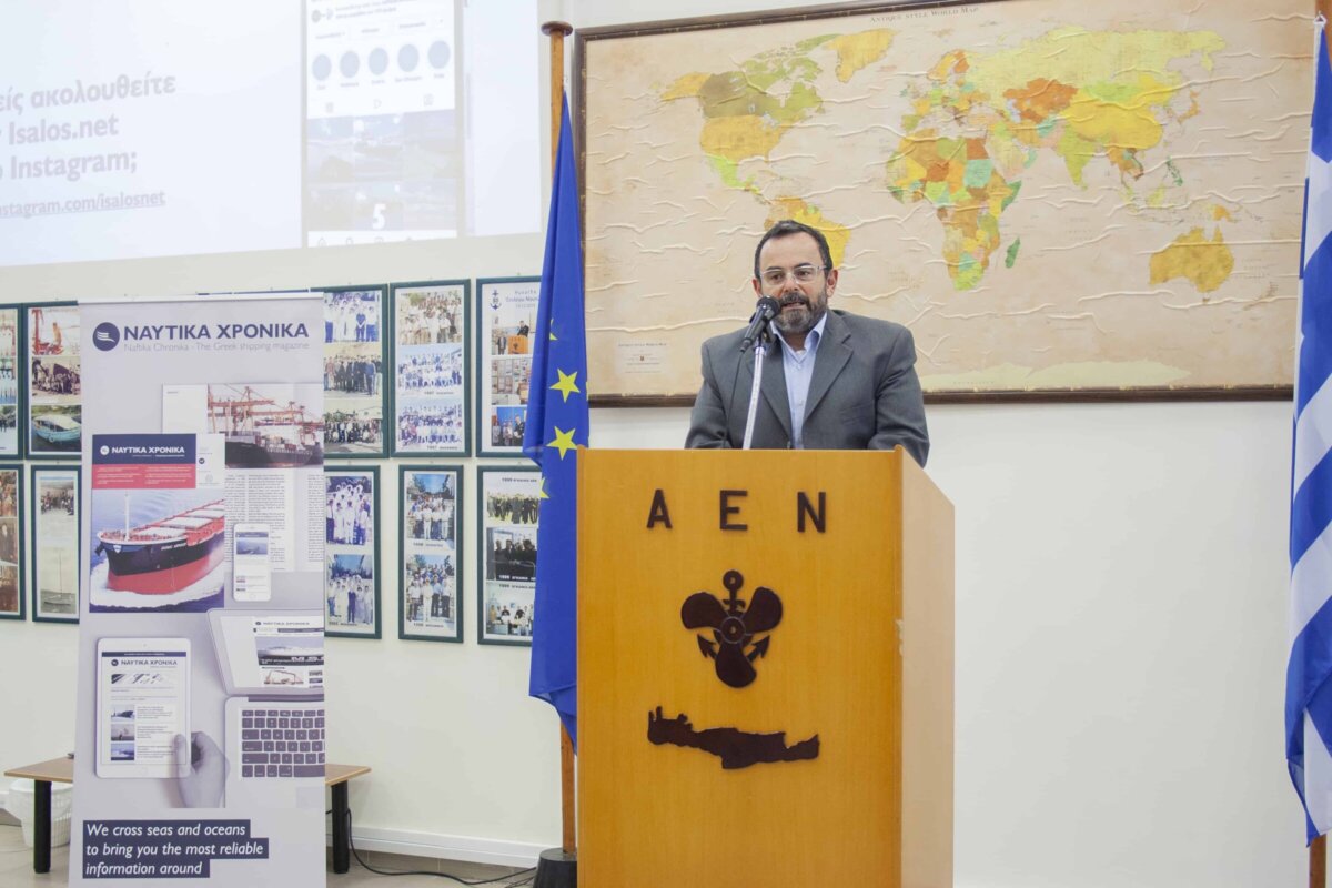 ο διευθυντής της Σχολής Μηχανικών κ. Ευάγγελος Κανακάκης