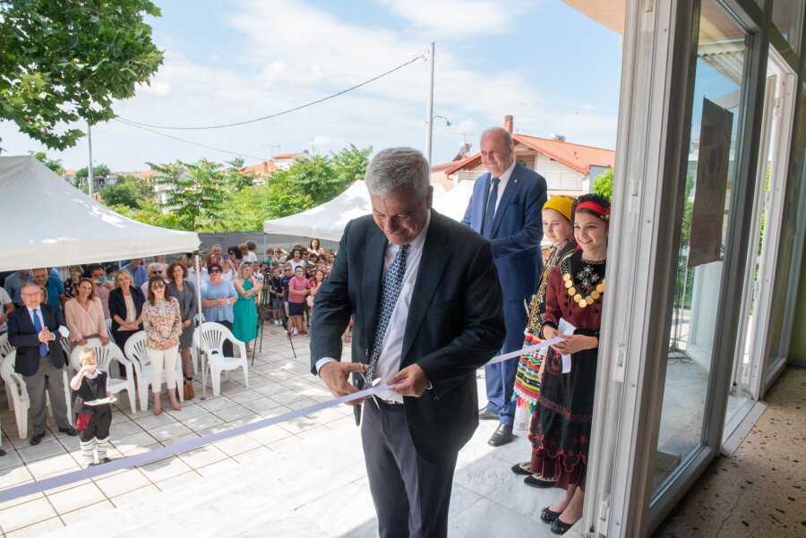 Ο κ. Λεωνίδας Δημητριάδης-Ευγενίδης, Πρόεδρος του Ιδρύματος Ευγενίδου, εγκαινιάζει τις πλήρως ανακαινισμένες εγκαταστάσεις του 6ου Δημοτικού Σχολείου Ορεστιάδας – Ευγενίδειου.