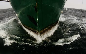 Isalos.net: Ξενάγηση στην εικαστική έκθεση «The Sea Around Us»