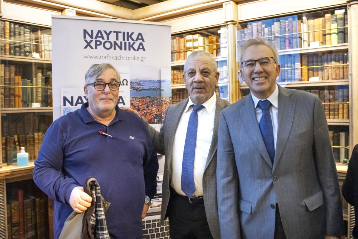 (Α-Δ): κ. Σταύρος Χατζηγρηγόρης (Zodiac Maritime), καπτ. Γιάννης Γιαννακόπουλος (Tsakos Columbia Shipmanagement) & Πάνος Κουρκουντής (MARTECMA)