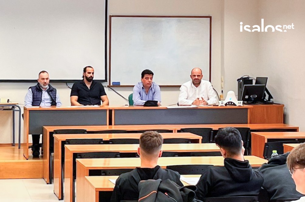 Α-Δ: κ. Πολύκαρπος Μεχτερίδης, Α’ Μηχανικός της Capital Gas Ship Management Corp., κ. Γεώργιος Ιορδανίδης, Chief Officer της Springfield Shipping Co Panama S.A., κ. Παναγιώτης Δρούγγος, Α’ Μηχανικός της Maran Dry Management Inc.,καπτ. Αθανάσιος Αρκομάνης, Πλοίαρχος Α’ της Pantheon Tankers Management Ltd