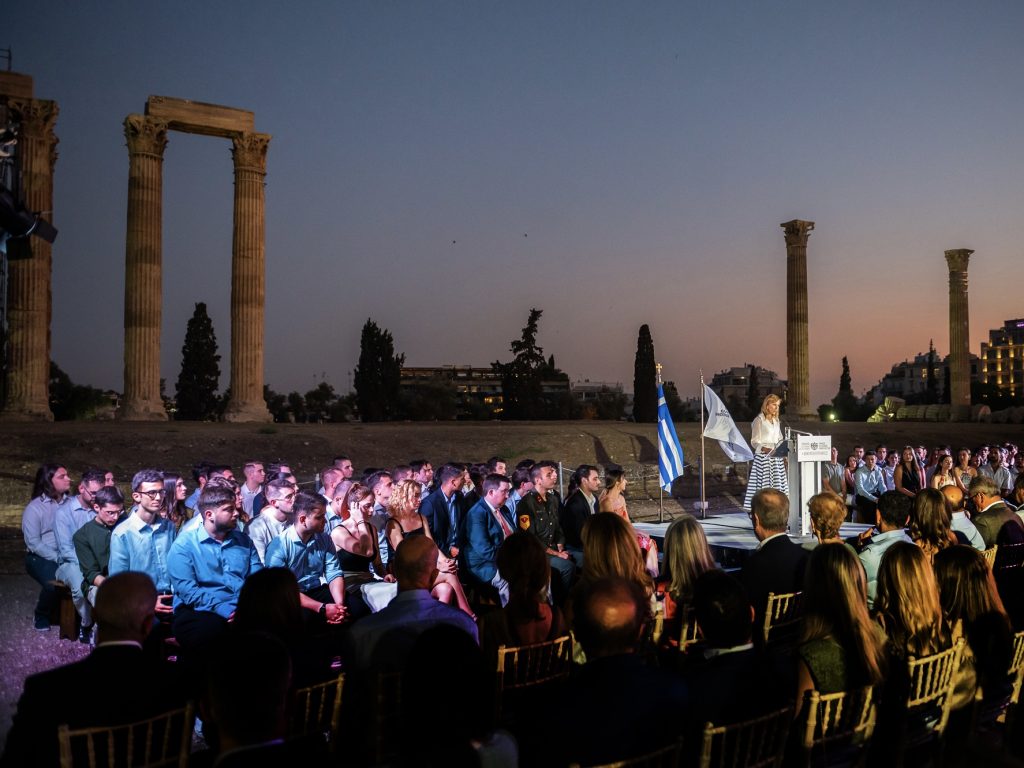 Η Μελίνα Τραυλού - Πρόεδρος Ένωσης Ελλήνων Εφοπλιστών, κατά την ομιλία της στην εκδήλωση της απονομής υποτροφιών της Ένωσης Ελλήνων Εφοπλιστών, για το ακαδημαϊκό έτος 2025-2026, στο πλαίσιο του προγράμματός της «ΣΥΝ-ΕΝΩΣΙΣ ΓΙΑ ΤΗΝ ΠΑΙΔΕΙΑ +100 ΥΠΟΤΡΟΦΙΕΣ», την Τρίτη 1 Ιουλίου 2025, στο Ολυμπιείο.